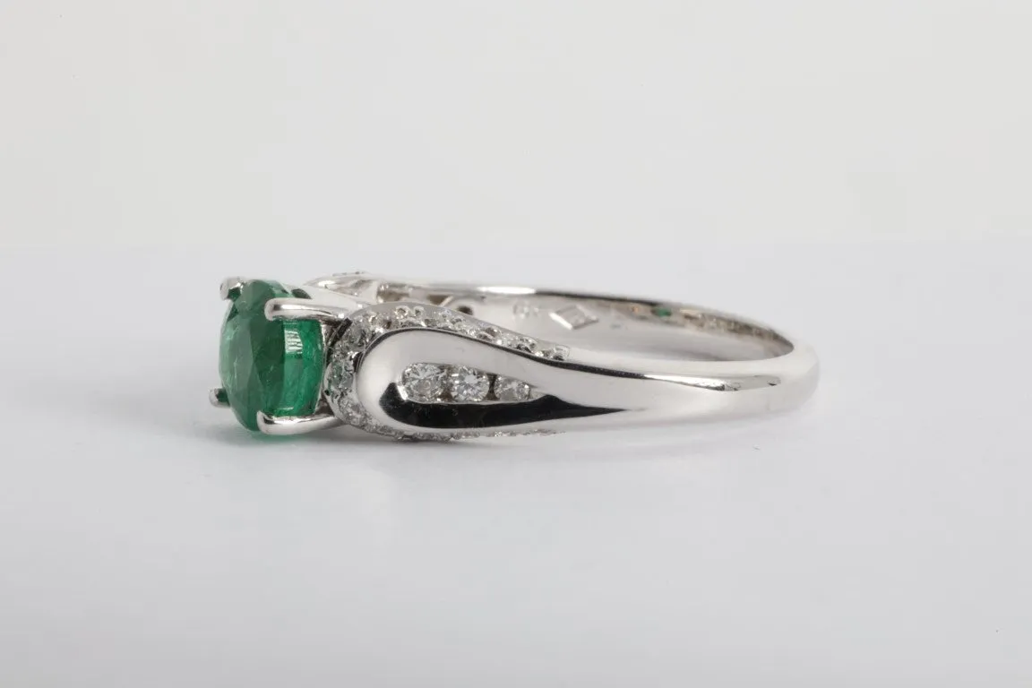 18k White Gold 0.48ctw Diamond 0.93tcw Emerald Ring Size 9 (5.60g.)