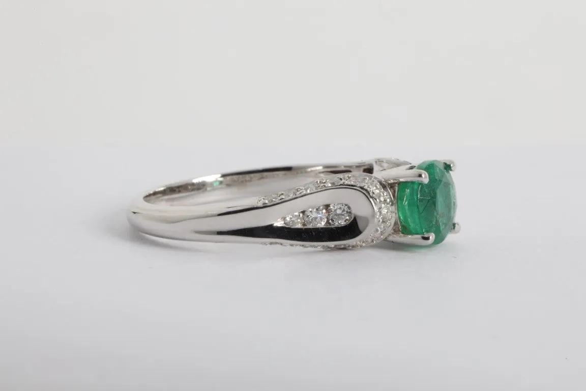 18k White Gold 0.48ctw Diamond 0.93tcw Emerald Ring Size 9 (5.60g.)