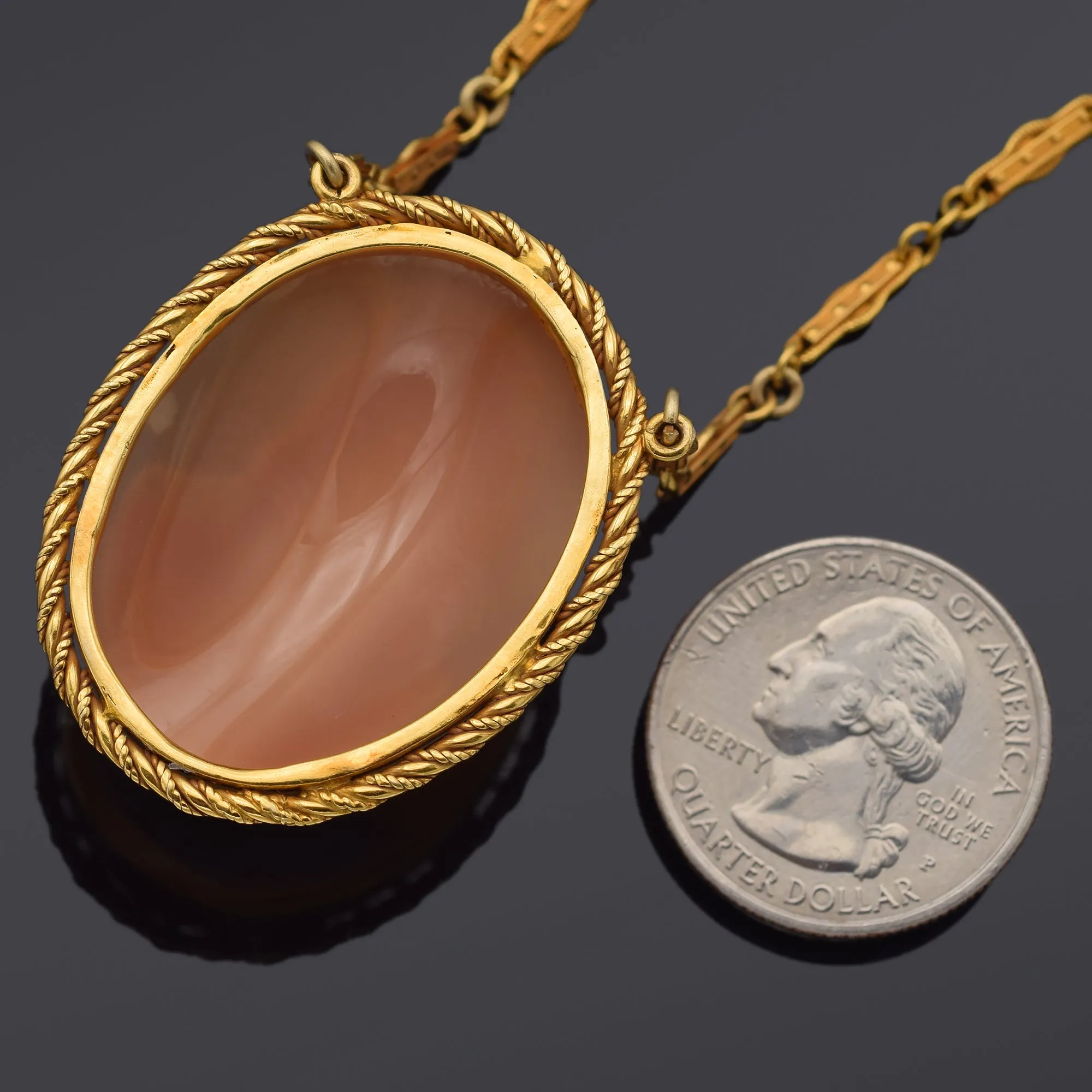 Antique 14K Yellow Gold Cameo Shell Pendant Necklace