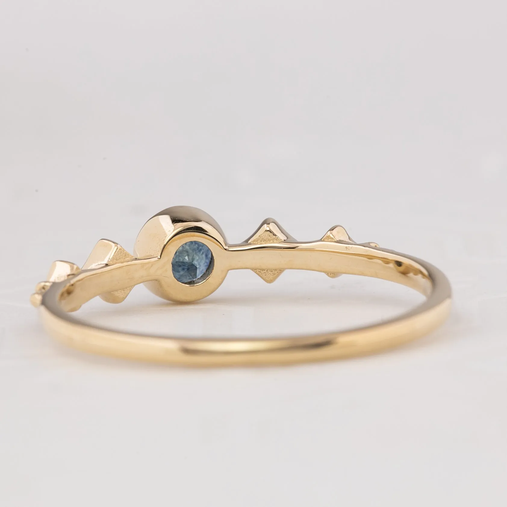 Celeste Ring 4mm 0.35ct Sapphire 14K Gold