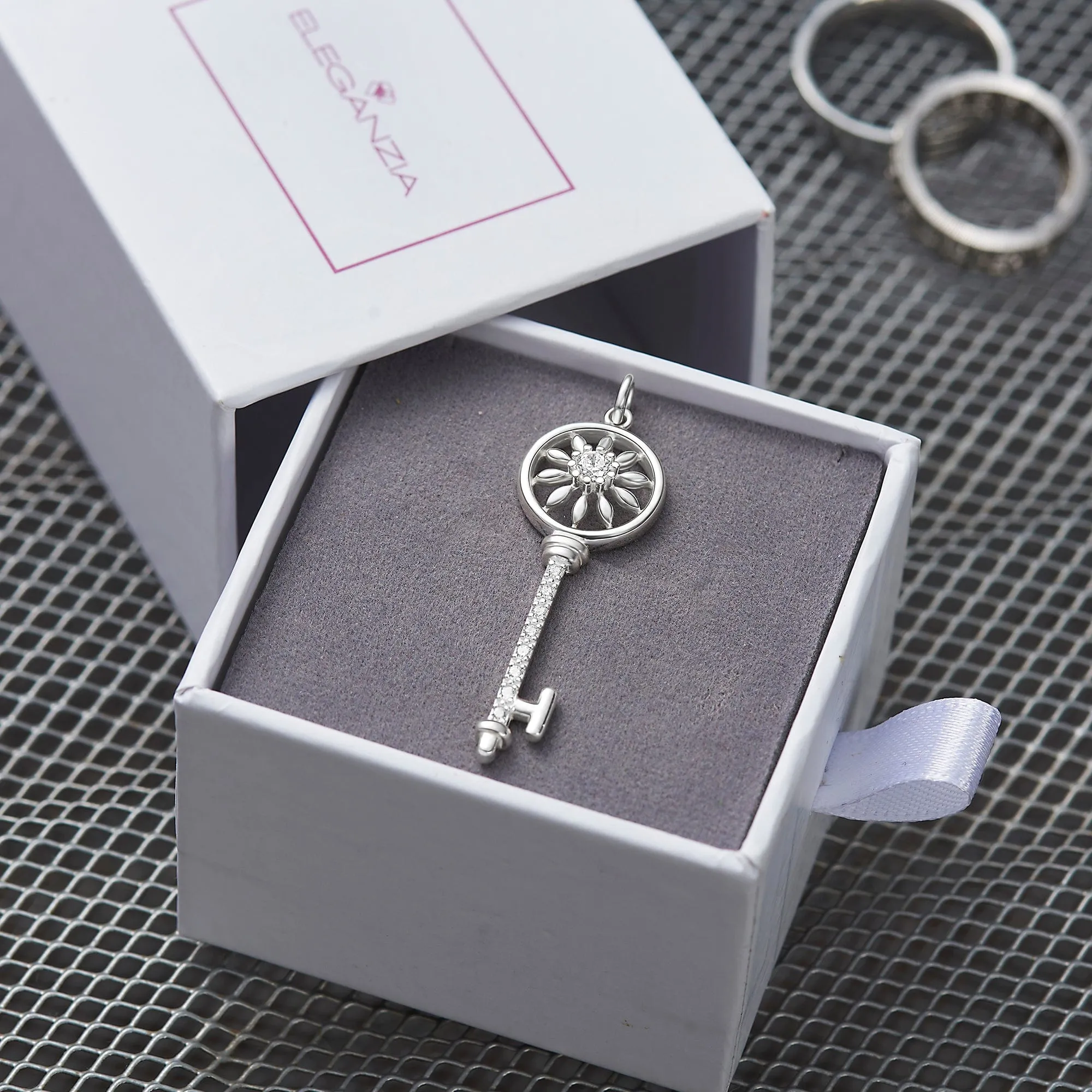 Circle Compass Key Pendant Silver